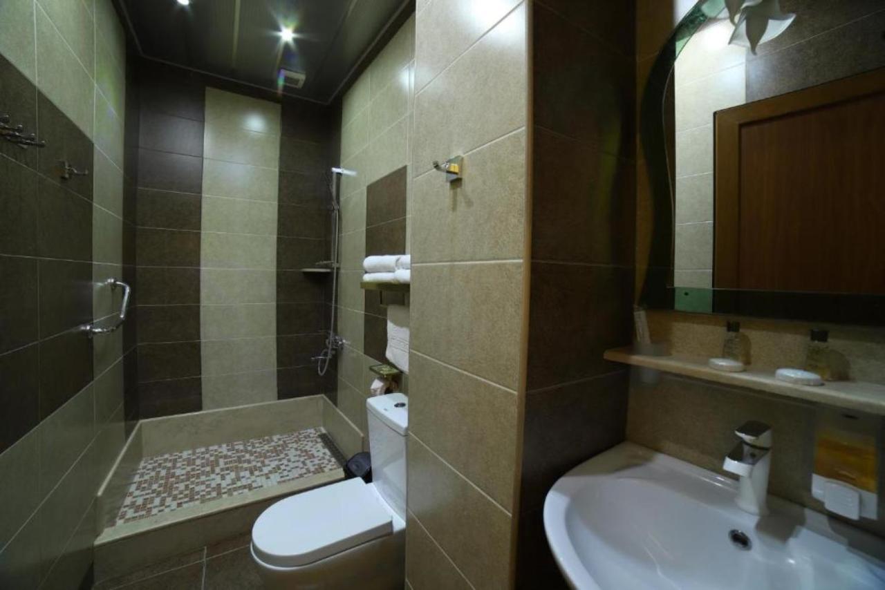 Agava Tbilisi Hotel Ngoại thất bức ảnh